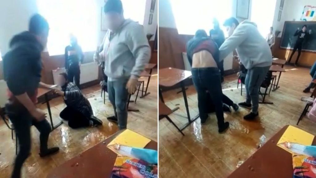 Anchetă la o şcoală, după ce un băiat a bătut o fată, iar colegii au aplaudat