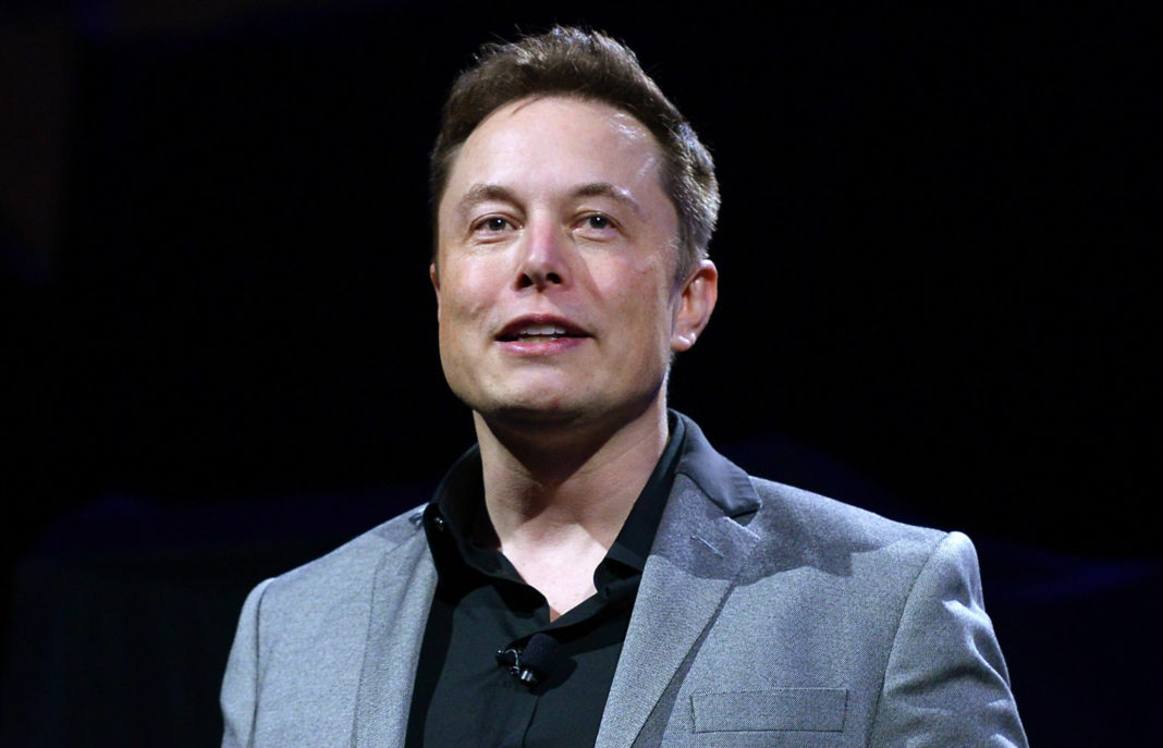 Musk anunţă că vehiculele Tesla pot fi acum achiziţionate folosind bitcoin