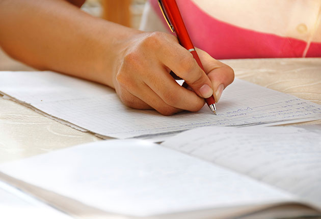 Simularea Evaluării Naţionale pentru elevii de clasa a VIII-a continuă cu proba de limbă maternă