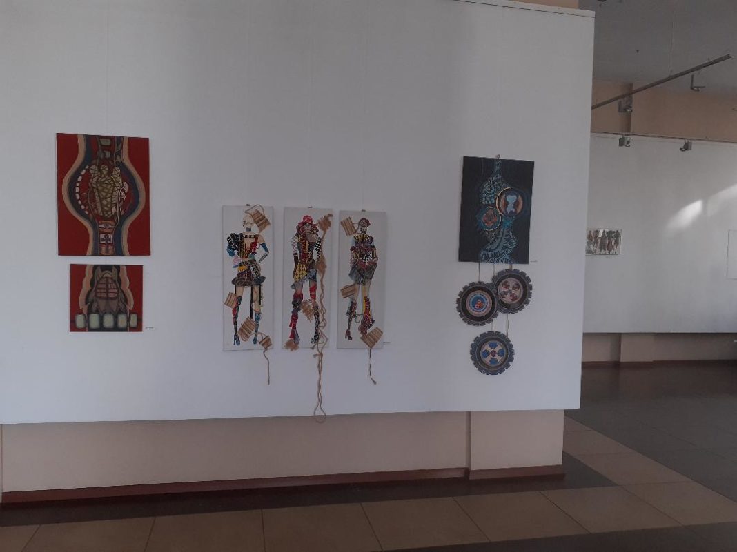 Expoziţie de Mărţişor, organizată de elevii Liceului de Arte din Craiova