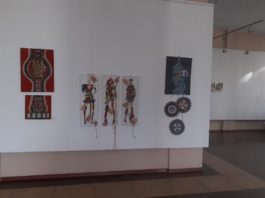Expoziţie de Mărţişor, organizată de elevii Liceului de Arte din Craiova