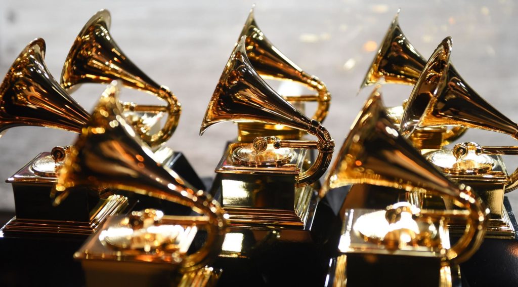 Azi au loc premiile Grammy. Piesa dată ca favorită este un mesaj anti-rasism