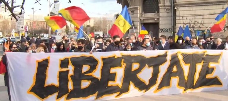 Live VIDEO: Proteste faţă de noile restricţii impuse de autorităţi, în Capitală și în mai multe orașe