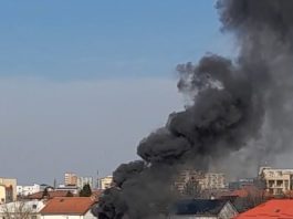 Un incendiu de proporții are loc în Piața Centrală din municipiu