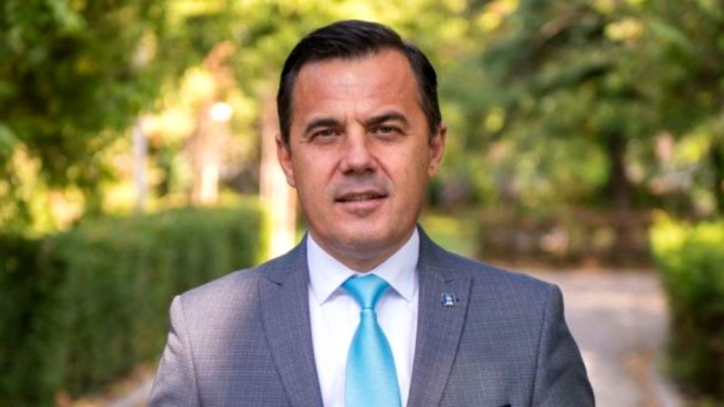 Ion Ștefan, fostul ministru al Dezvoltării, rănit după ce a căzut de la 3 metri înălțime