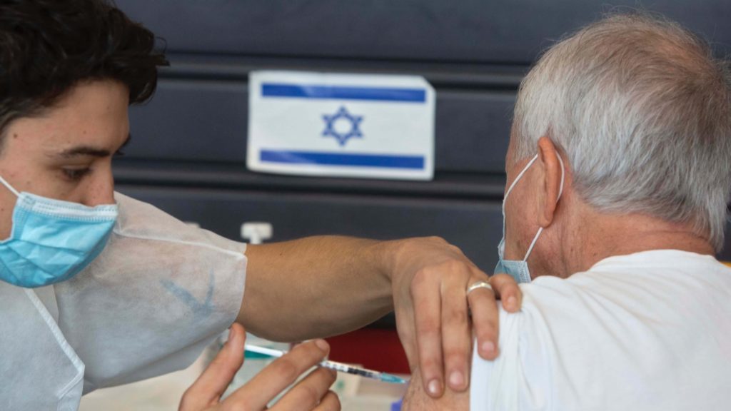 Israel reintroduce masca în anumite zone, pe fondul focarelor Covid cu varianta delta