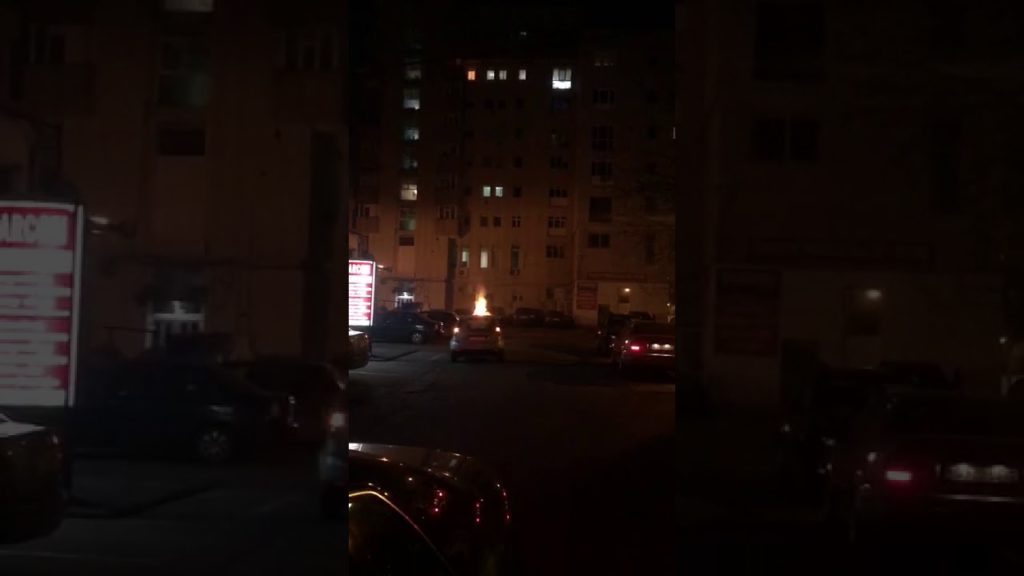 Pubele incendiate în centrul orașului Târgu-Jiu