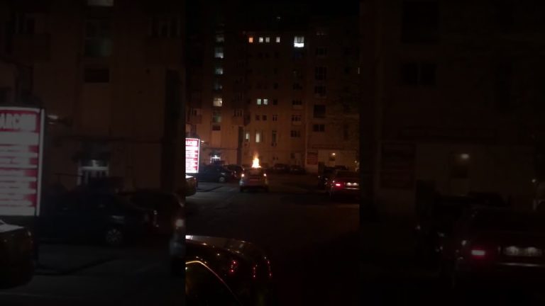 Pubele incendiate în centrul orașului Târgu-Jiu