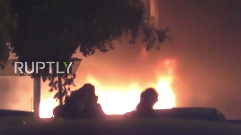 VIDEO: Trei poliţişti răniţi în ciocniri violente cu manifestanţi la Atena