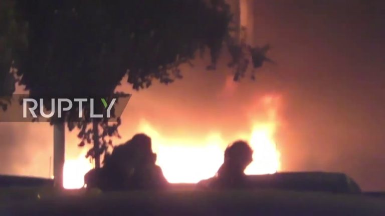 VIDEO: Trei poliţişti răniţi în ciocniri violente cu manifestanţi la Atena