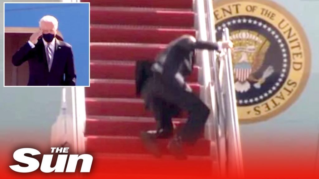 VIDEO: Preşedintele american Joe Biden a căzut pe scara avionului prezidenţial