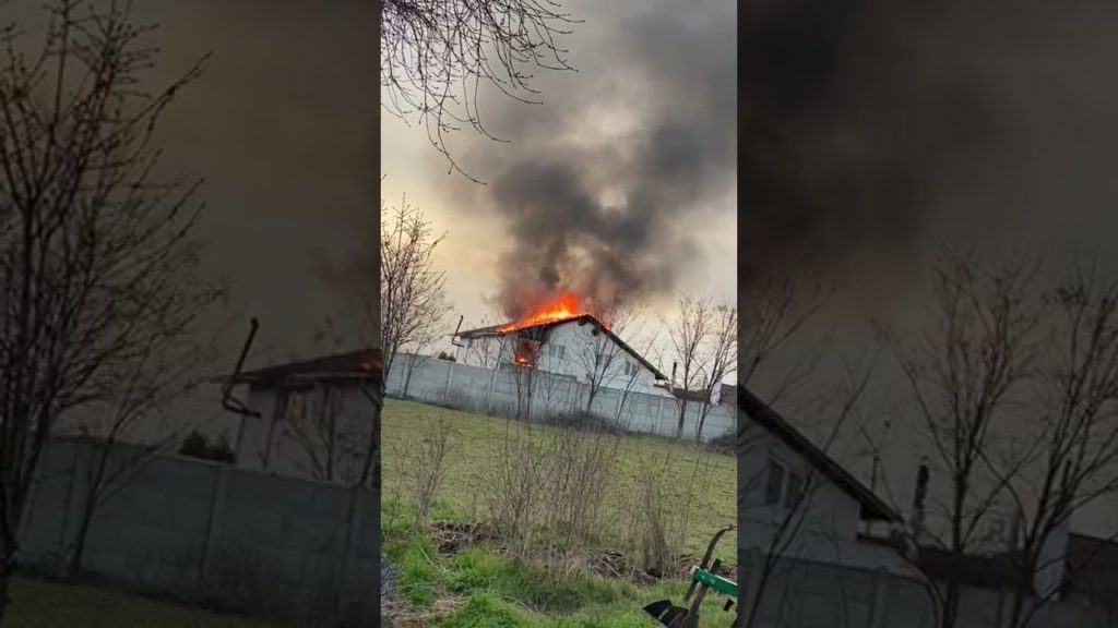 Video: Incendiu la un imobil din comuna Brădești