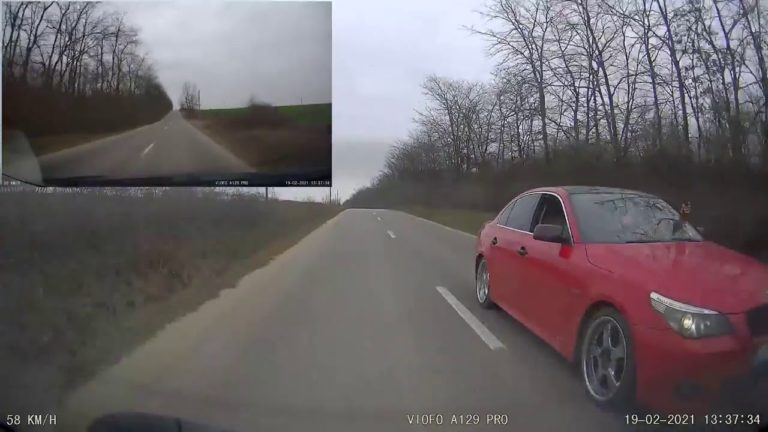 (VIDEO): Amenințați cu pistolul în trafic