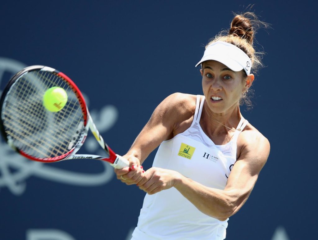Mihaela Buzărnescu, start în forţă la Guadalajara! Victorii şi la simplu şi la dublu