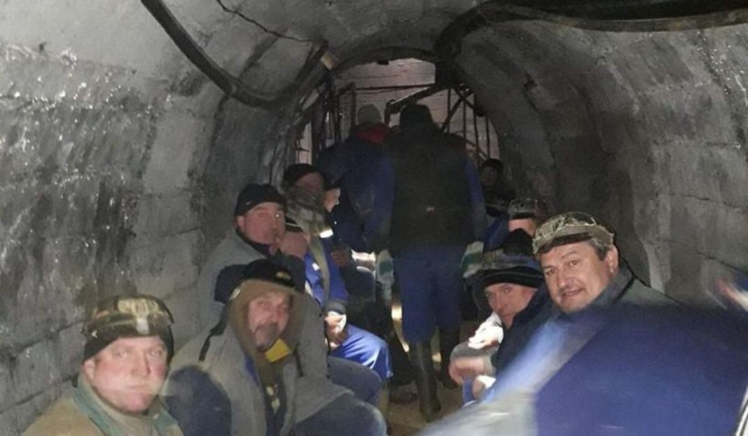 160 de mineri de la exploatările de uraniu din Suceava s-au blocat în subteran (sursa foto: antena3)