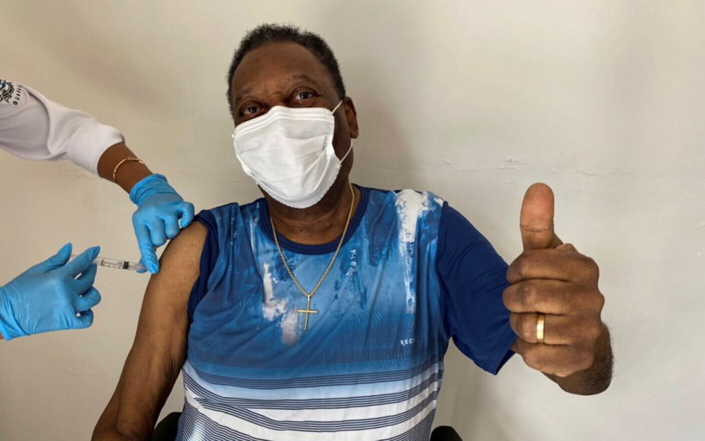 A venit şi rândul legendelor. Brazilianul Pele s-a vaccinat împotriva Covid-19