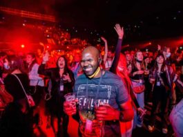 Petrecere experiment: 1.300 de olandezi în club, la cererea autorităților