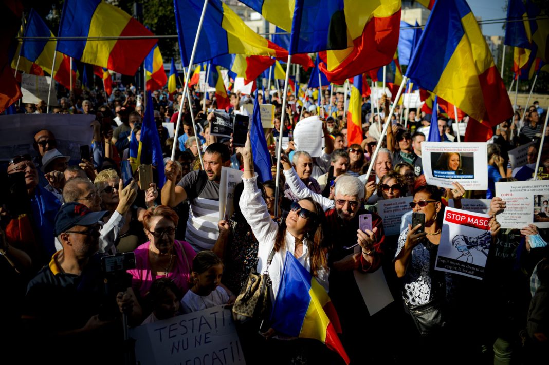 Proteste anti-restricții și anti-mască în București