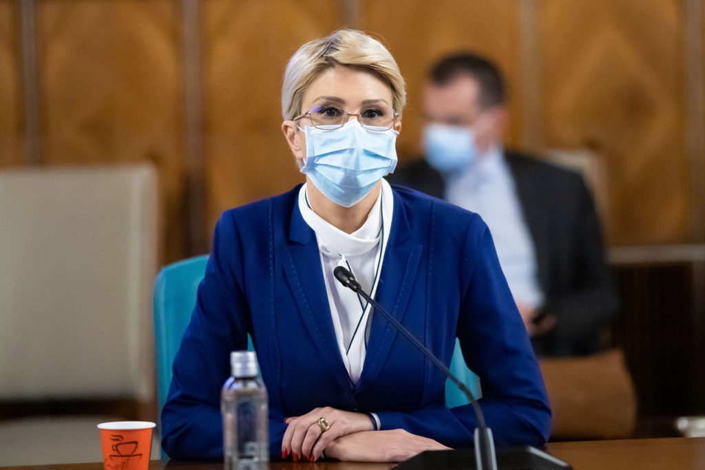 Turcan susţine că vor fi acordate stimulente pentru angajaţii care lucrează la recalcularea pensiilor