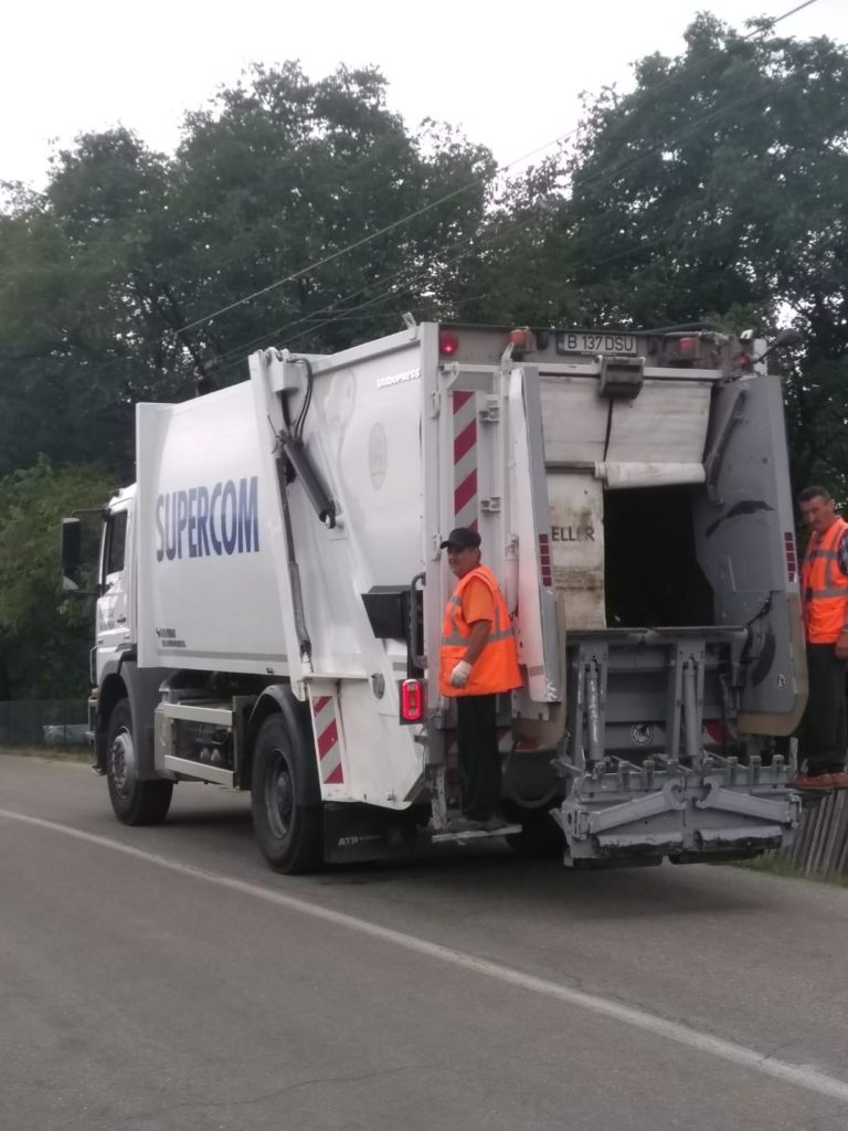 Curg preavizele de concediere la Salubritate, angajaţii au intrat în panică