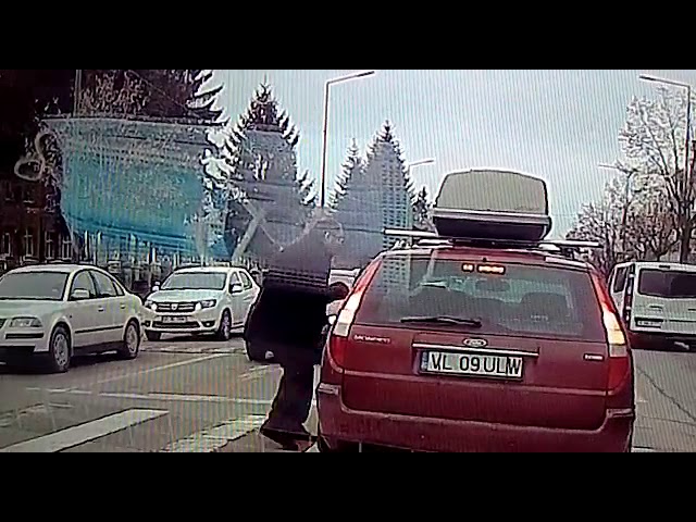 Șofer bătut în trafic, în Râmnicu Vâlcea