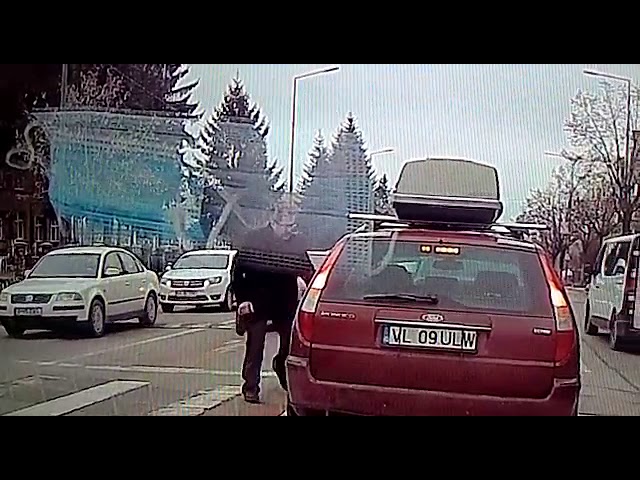 (VIDEO): Bătaie în trafic la Râmnicu Vâlcea