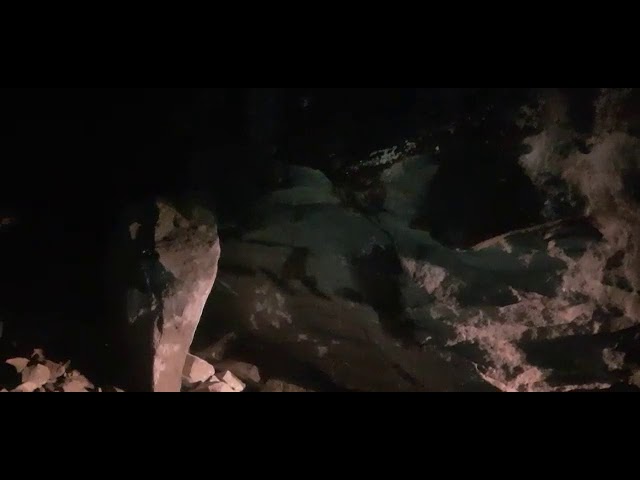 Video: Circulație întreruptă pe DN 10, din cauza unei alunecări de teren