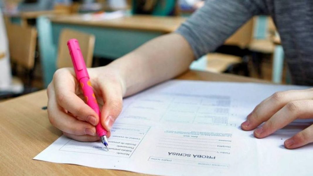 Simulările județene vor continua mâine, cu proba obligatorie a profilului - Matematică sau Istorie - în cadrul examenului de bacalaureat