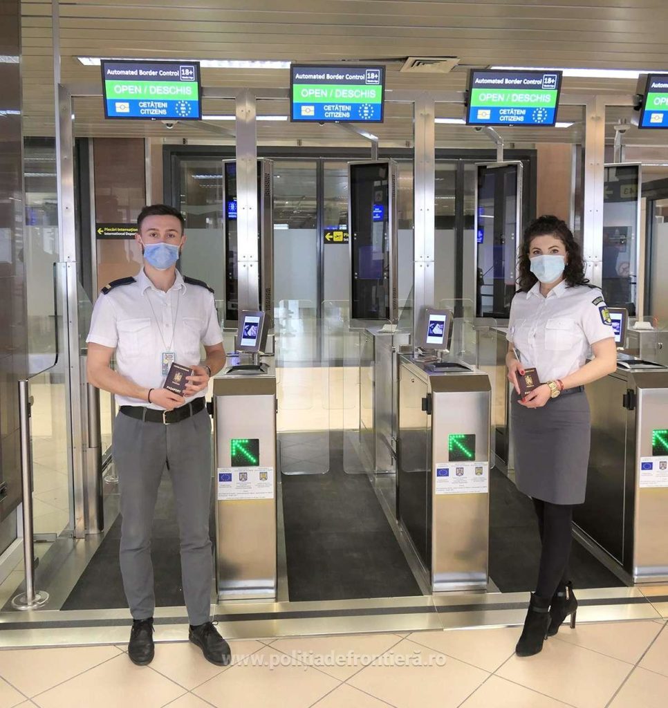 Verificare prin scanare facială la Aeroportul Otopeni