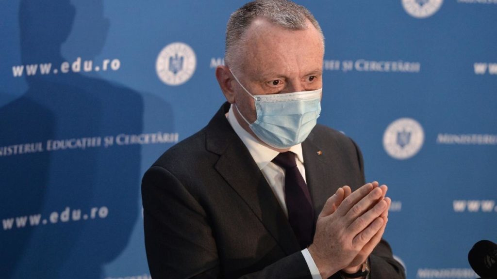 Cîmpeanu consideră că problema testării în şcoli va fi rezolvată, inclusiv cu ajutorul testelor noninvazive