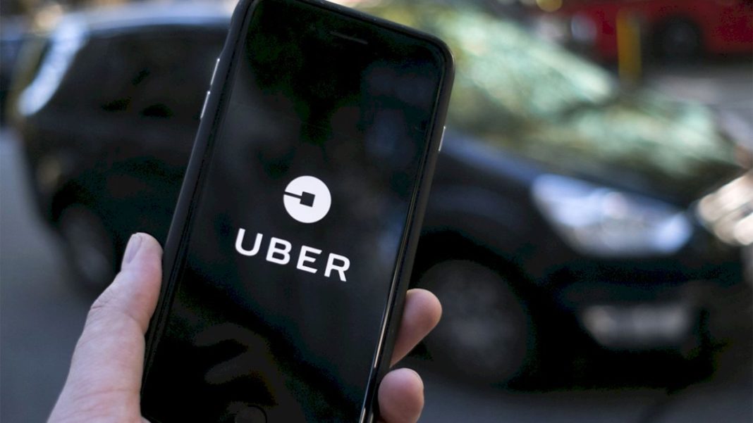 Şoferi Uber din Craiova, amendaţi de poliţişti pentru lipsa autorizației