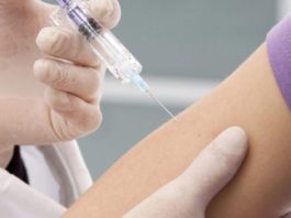 Târgu Jiu: IPJ face anchetă după ce o minoră a fost vaccinată anti-COVID