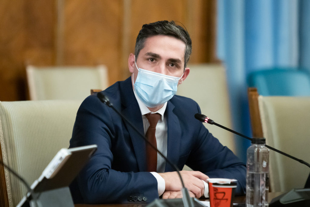 VIDEO: România va continua vaccinarea cu AstraZeneca