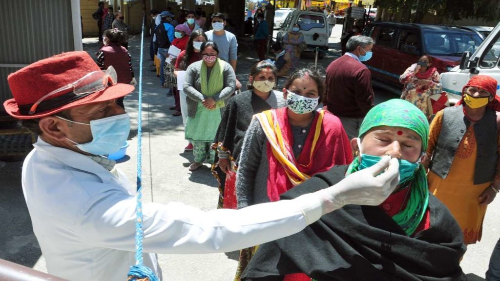 A șaptea zi cu record mondial de infectări cu Covid, în India