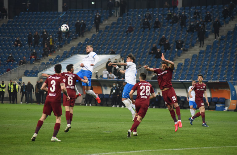 Liga 1 / Bară – bară, golul a lipsit! „U“ Craiova și CFR Cluj s-au păstrat pentru play-off