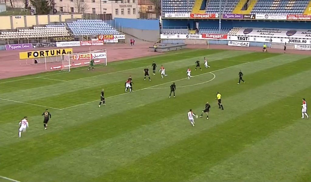 Liga 1 / Hermannstadt a pierdut cu Mediaș și a intrat serios la „apă“