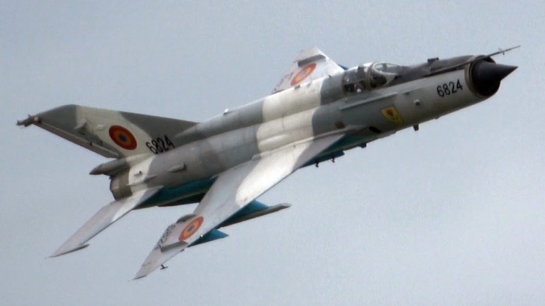 Un avion militar MIG 21 s-a prăbușit în județul Mureș