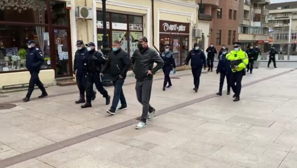 Amenzi de peste 95.000 de lei, aplicate de polițiștii doljeni pentru nerespectarea măsurilor anti-COVID