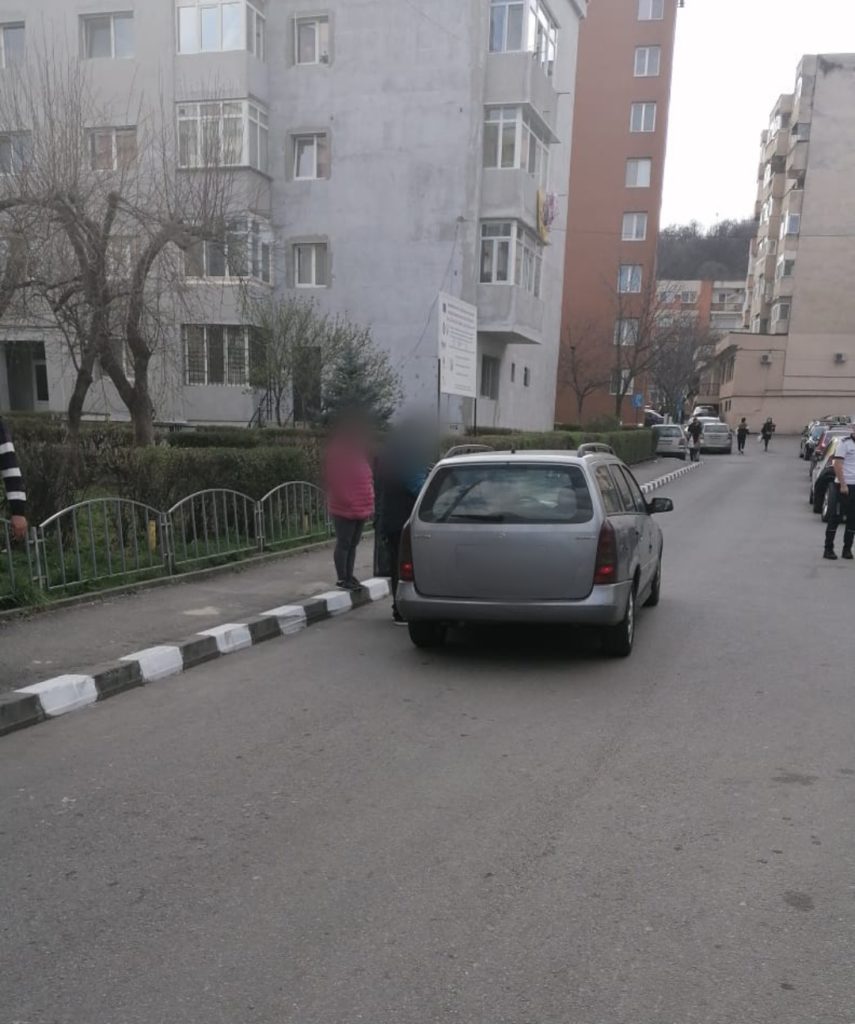 Copil de 6 ani, lovit de un autoturism în Râmnicu Vâlcea