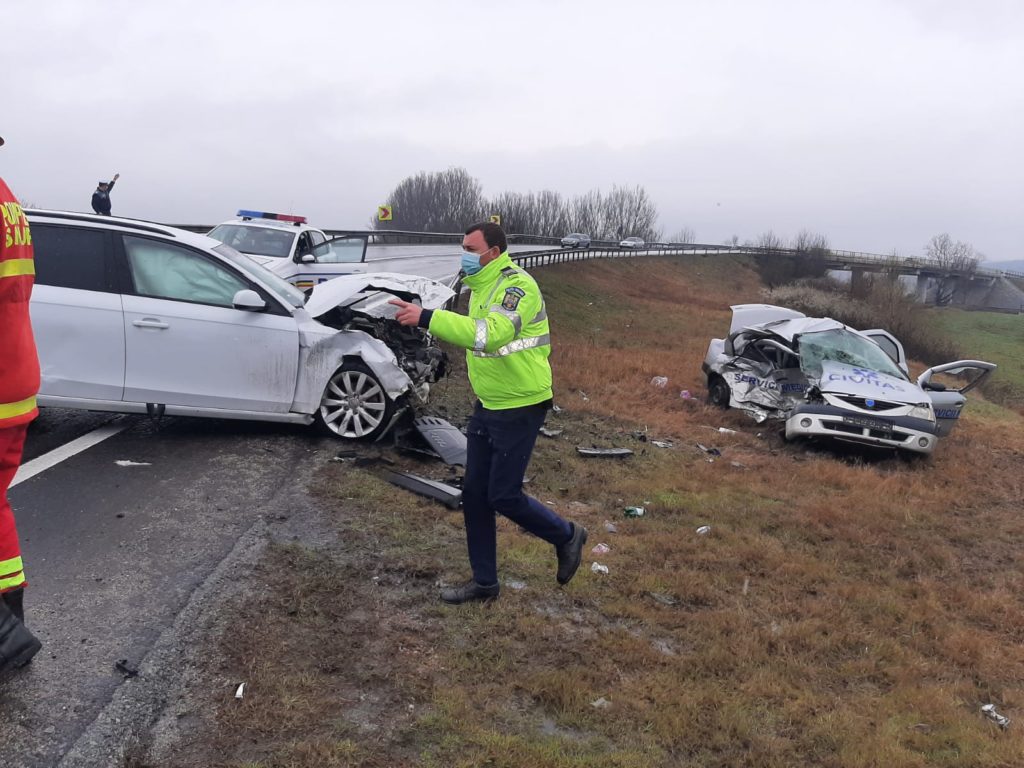 Șase răniți după un accident între două autoturisme pe DN6