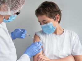 Adolescenţii între 12 şi 15 ani din Israel ar putea primi vaccinul anti-Covid