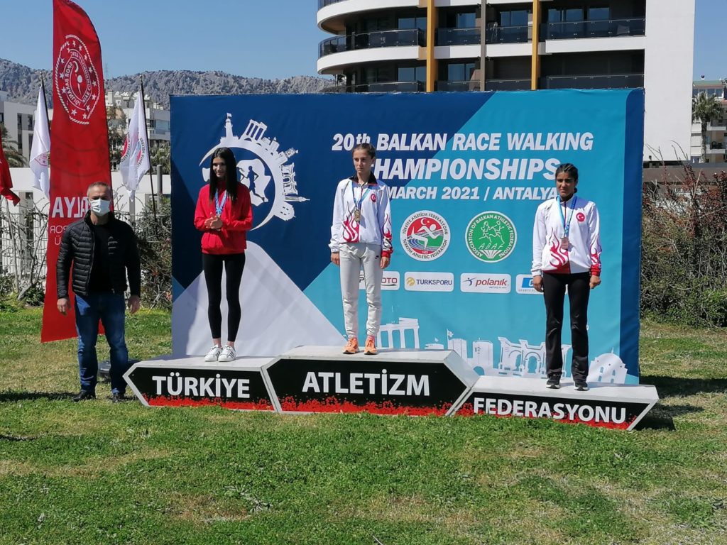 Maria Lătăreţu (CSM Craiova), medaliată cu argint la Campionatul Balcanic de Marş