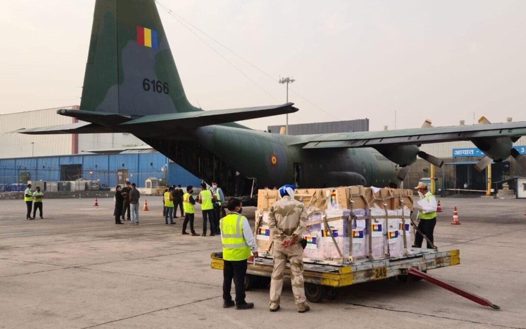 Avionul militar cu ajutoarele de urgență, trimise de România în India, a ajuns la New Delhi