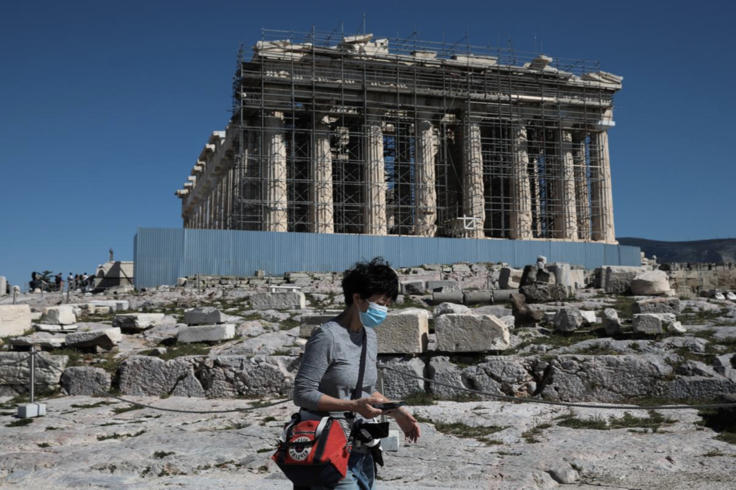 Grecia va ridica de luni cerinţa intrării în carantină pentru turiştii veniţi din celelalte ţări UE