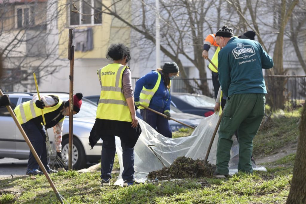 Cum a cheltuit Primăria Craiova 133,5 milioane de lei. Întreţinerea zonelor verzi din Craiova a costat până acum 6.446.781 de lei. Lucrările au fost executate în perioada octombrie – decembrie 2020, ianuarie 2021.