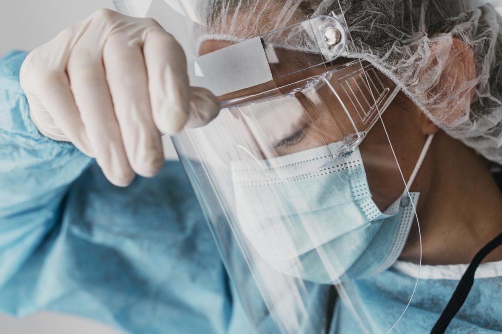 Medic: “Ultimele secţii ATI Covid sunt o improvizaţie, dar nu avem ce face”