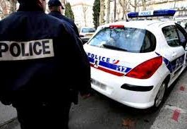 Două persoane, împușcate în fața unui spital din Paris