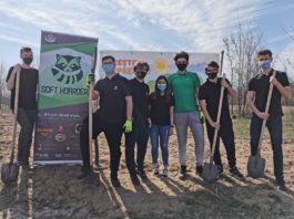 Echipa de robotică de la Colegiul Naţional " Fraţii Buzeşti "lansează provocarea "Let`s get Green".