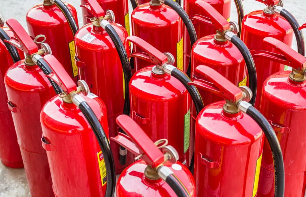 Percheziții de amploare într-o anchetă ce vizează o firmă cu activitate în domeniul protecției la incendiu