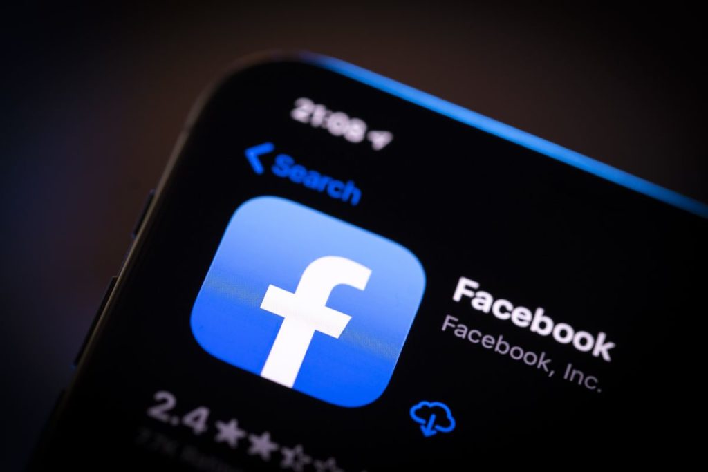 Peste 500 de milioane de date personale ale utilizatorilor Facebook, furate și postate online